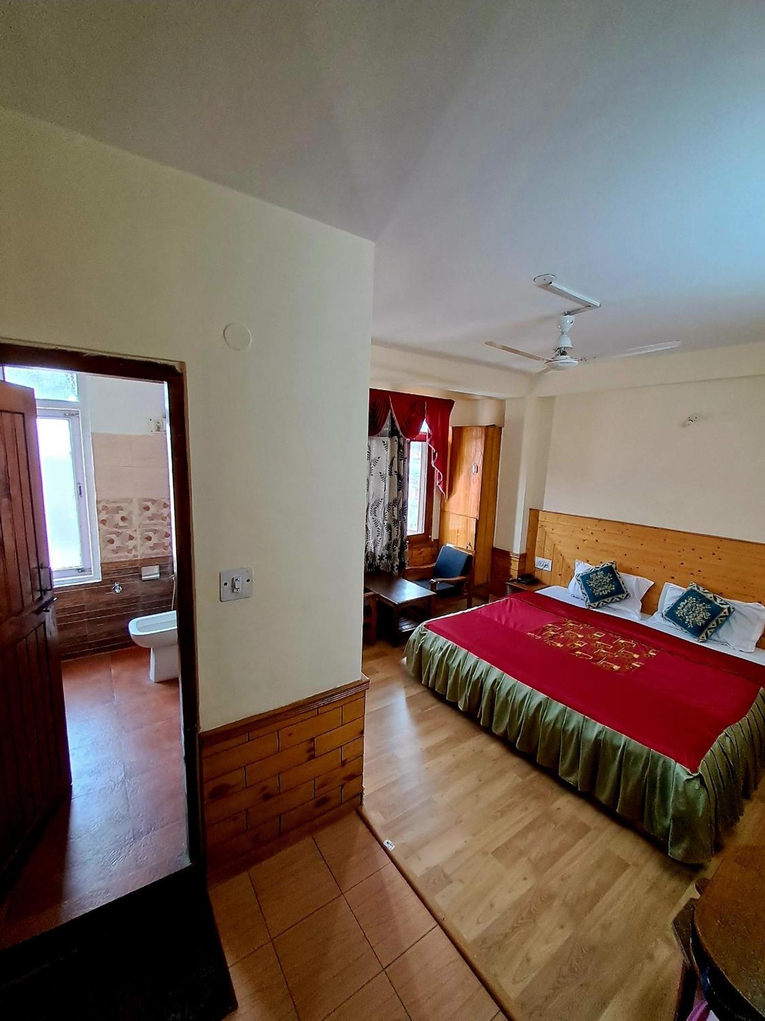 Hotel Snow Mountain Mall Road Manali  Ngoại thất bức ảnh